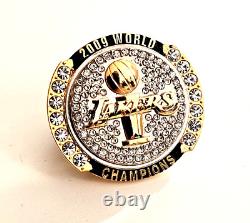 Lakers Limited Edition Staples Center Collectors Pin. Rare. New. Free Shipping